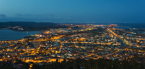 512px-Sète_from_Mount_Saint-Clair_by_night_01