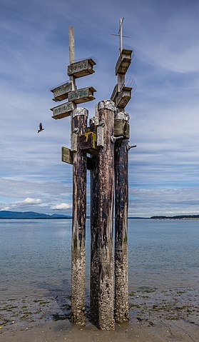 279px-Birdhouses_on_Sidney_Spit,_Sidney_Island,_British_Columbia,_Canada_05